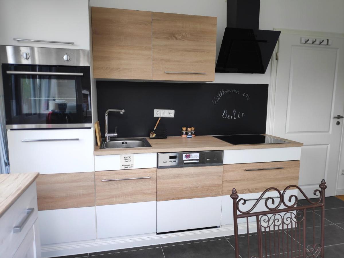 Mini-Apartment Ruhig Und Verkehrsguenstig In Берлин Екстериор снимка