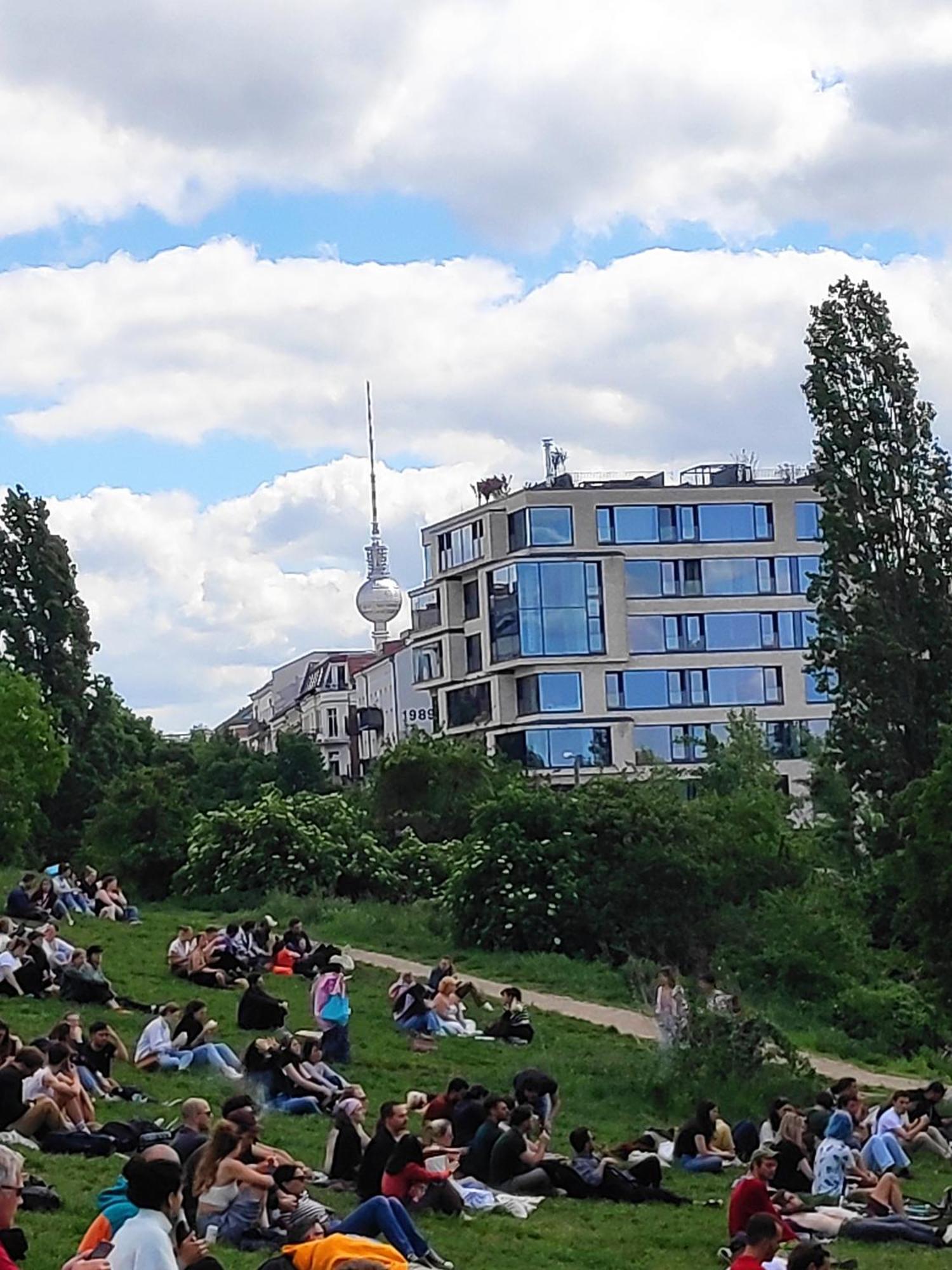 Mini-Apartment Ruhig Und Verkehrsguenstig In Берлин Екстериор снимка